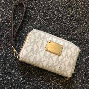 Michael Kors wristlet